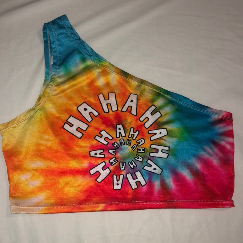 One shoulder tie dye crop top